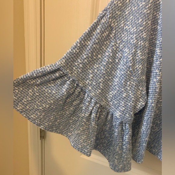 Cropped Light Blue Short Sleeve Shirt - Picture 4 of 5